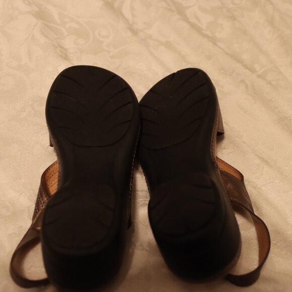 Spring Step Bronze colored sandals Size 37 - Picture 3 of 11